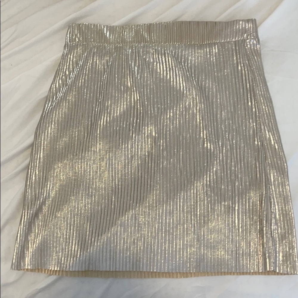 gold skirt